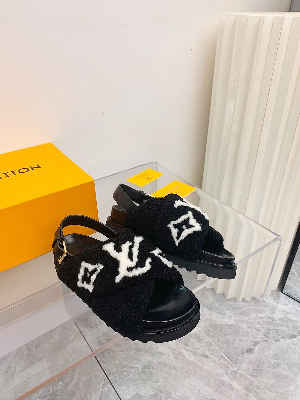 Thumbnail: LOUIS VUITTON SANDAL 
