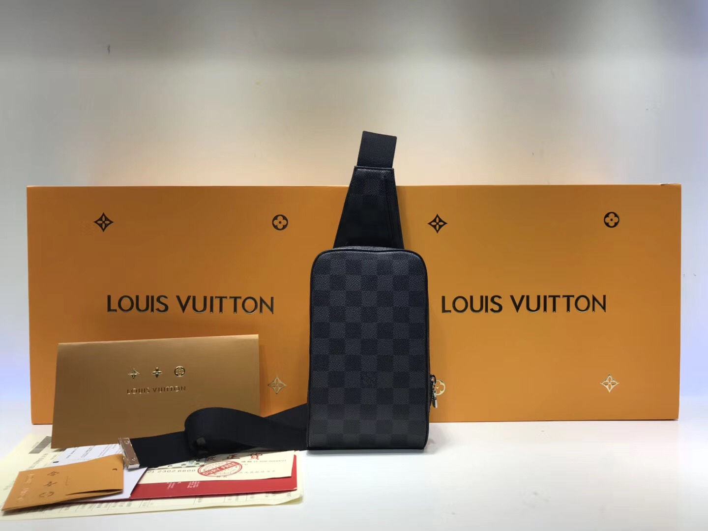 LOUIS VUITTON OUTDOOR MESSENGER