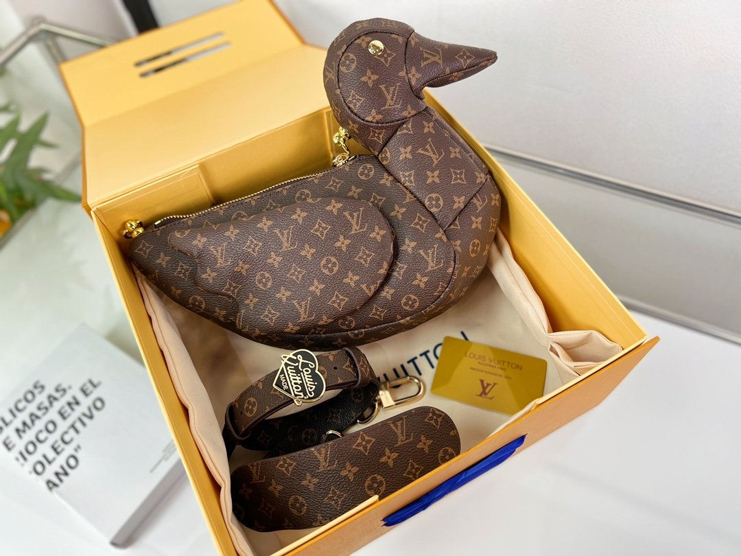 LOUIS VUITTON BAG 