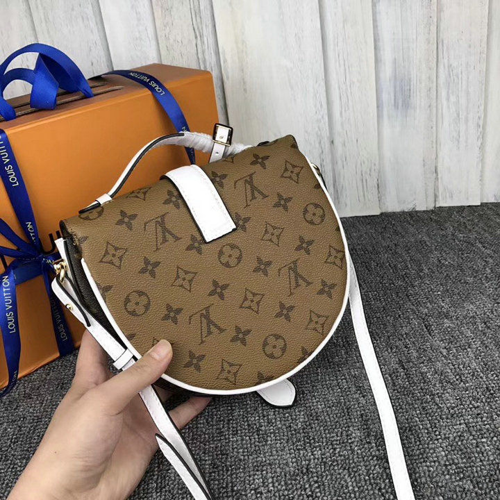 Thumbnail: LOUIS VUITTON Monogram Canvas Chantilly Lock Bag