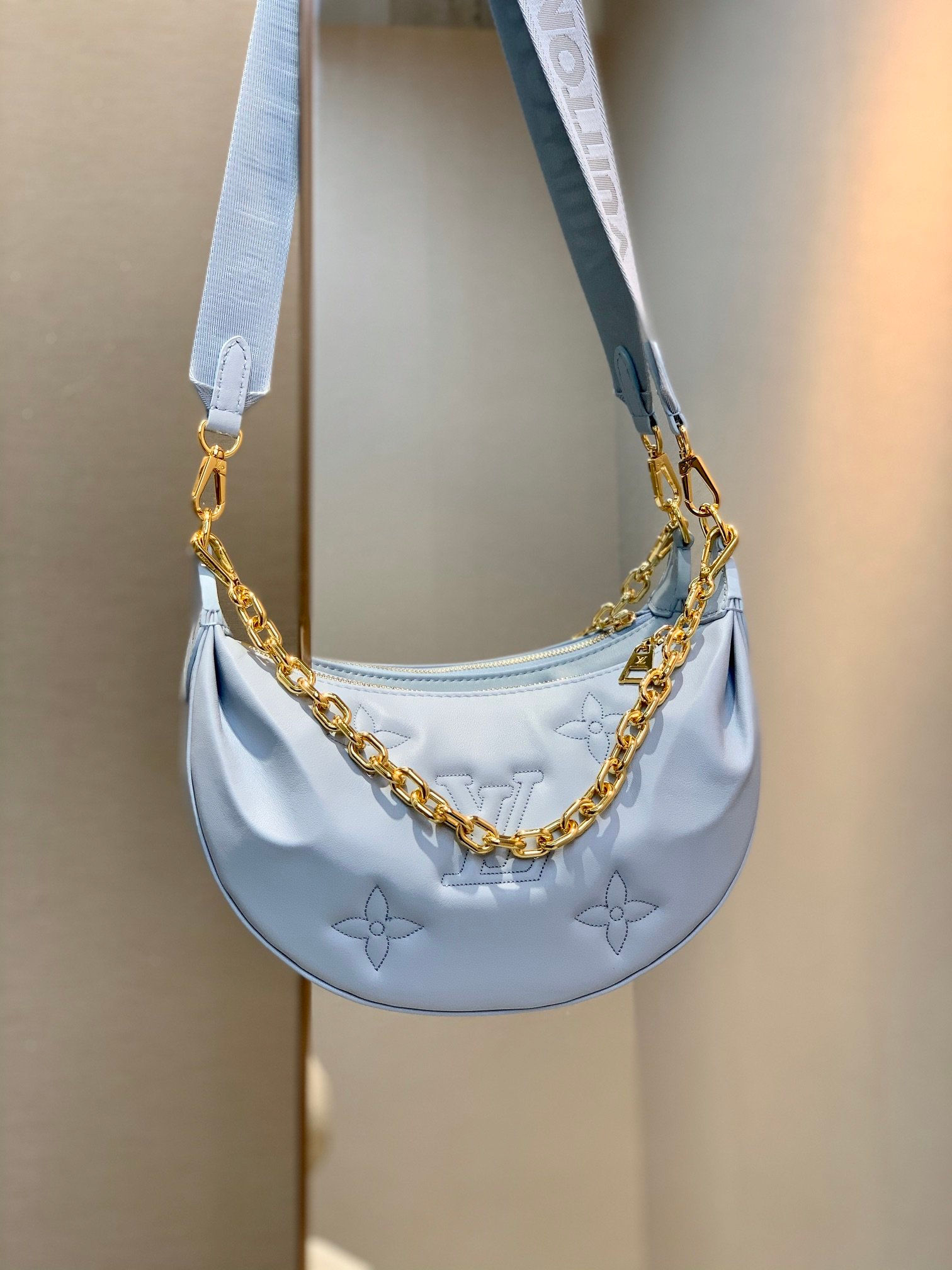 LOUIS VUITTON BAG