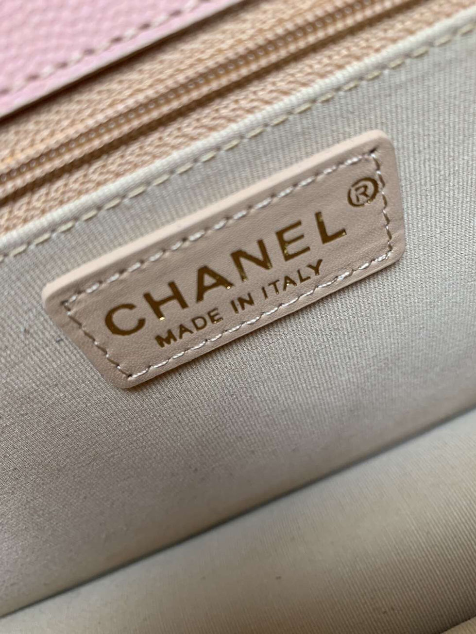 Thumbnail: CHANEL Leather Bag