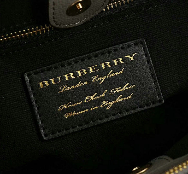 Thumbnail: BURBERRY Banner Leather House Check Bag