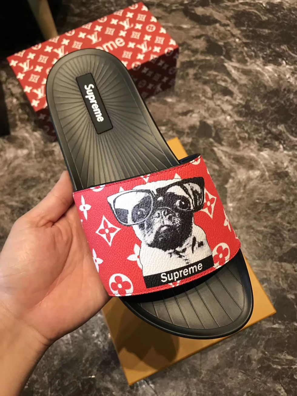 Thumbnail: LOUIS VUITTON SUPREME Leather Slippers