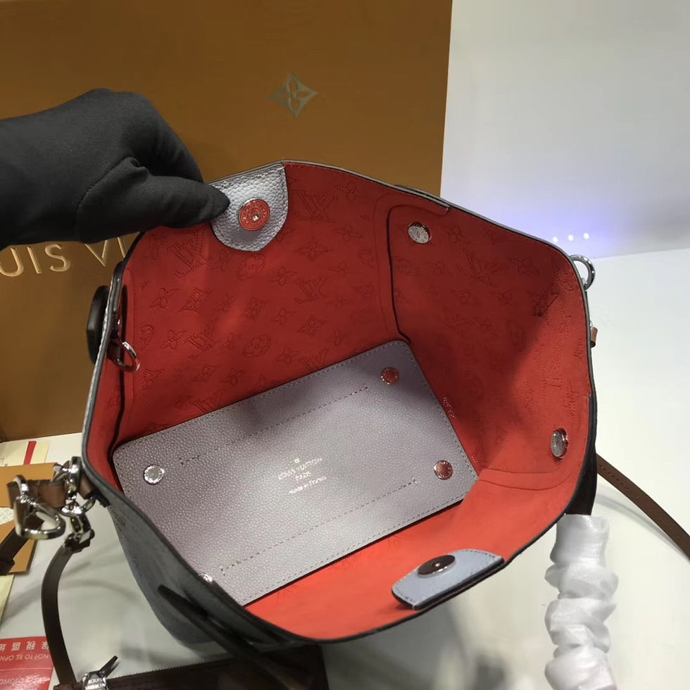 Thumbnail: LOUIS VUITTON HINA PM