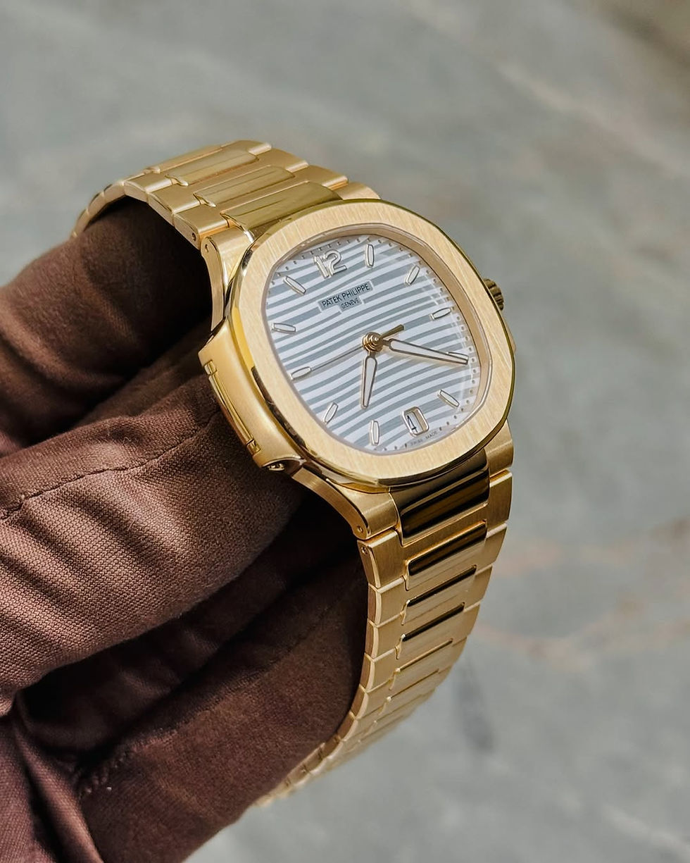 Thumbnail: Patek Philippe Nautilus 7118/1R