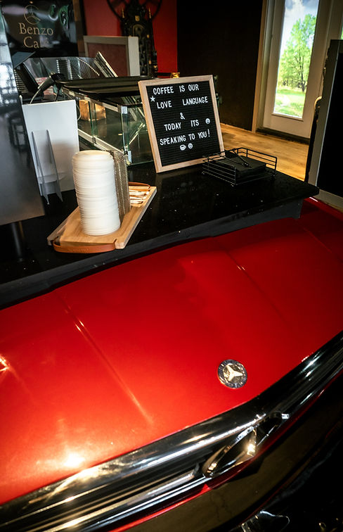Benzo Cafe Pick Up Counter