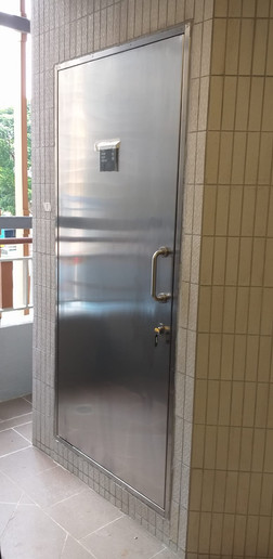 鋼門