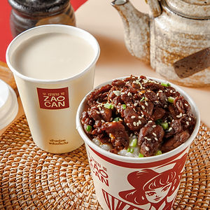 โจ๊กไก่ซอสหยก เสิรฟพร้อม Soy milk latte 