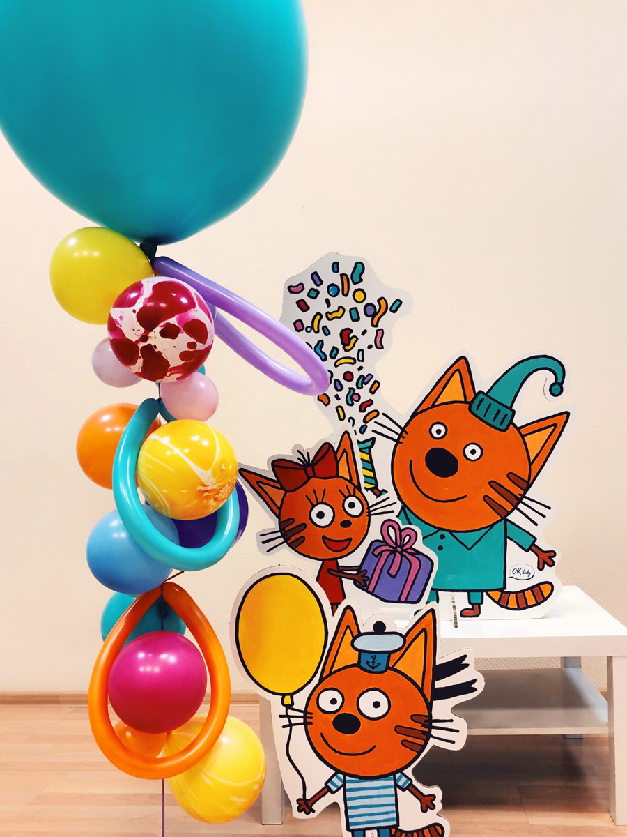 Гирлянда три кота на день рождения как вешать