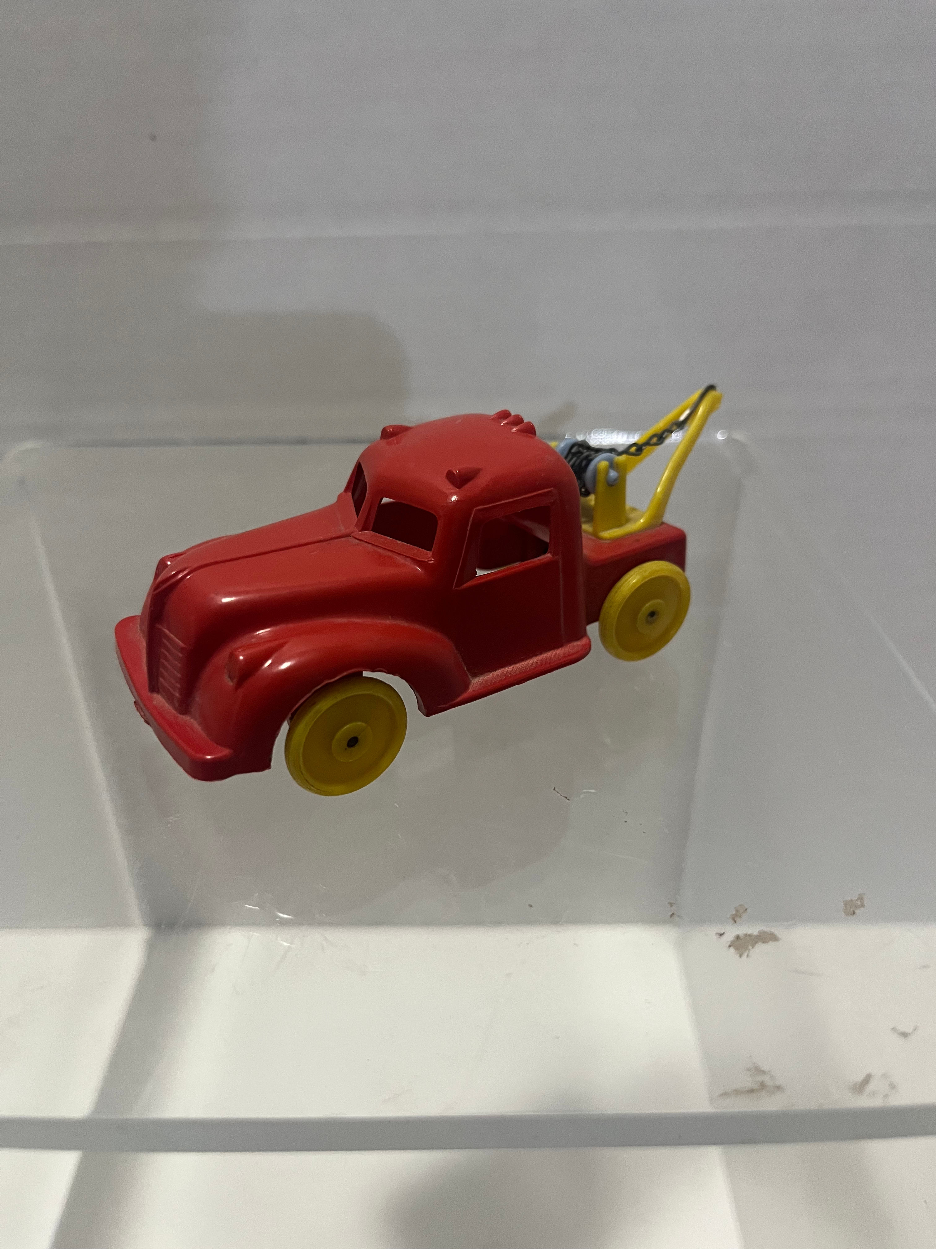 Vintage 1960s Allied Molding Corp Wrecking Red Tow Truck (Yellow Wheels) 4.5”