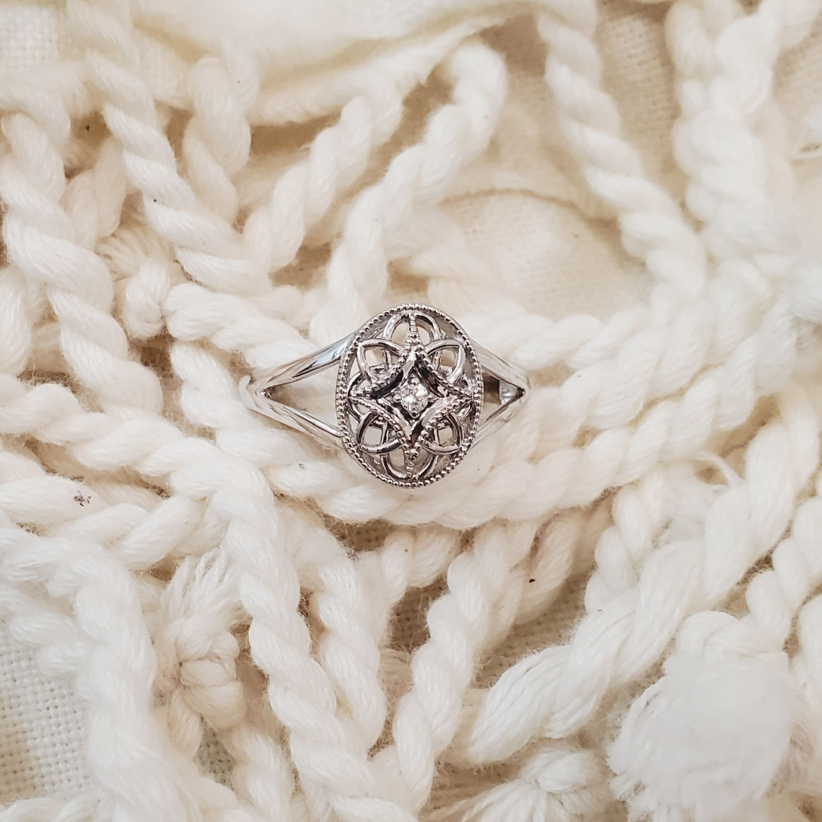 Annabelle Oval Diamond Split Shank Ring