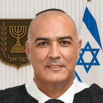 הפגנות עיכבו את אספקת מכונת הכביסה בארבע שעות - מה קבע השופט?