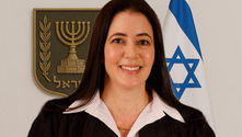 קנס על שימוש בטלפון בוטל, הפרסום המכפיש בפייסבוק עלה 6,000 שקל
