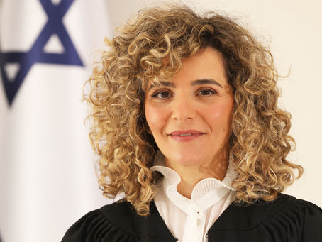 הלך לבקר את הדודה החולה, וגילה שהוא יורש יחיד של משק חקלאי