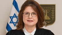 זכוכיות בסלט ושן שבורה: מסעדה בתל אביב תשלם כ־45 אלף שקל