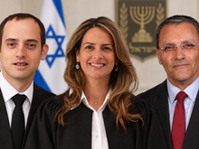 השופט רון גולדשטיין בדרך לתביעה נגד חברת התעופה בלו בירד וקווי תעופה