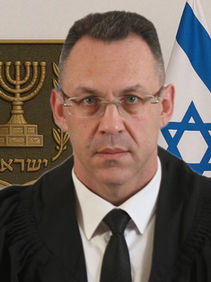 ההורים ניצחו: הבן וכלתו יפונו - ההורים הוכיחו בעלות מלאה בדירה