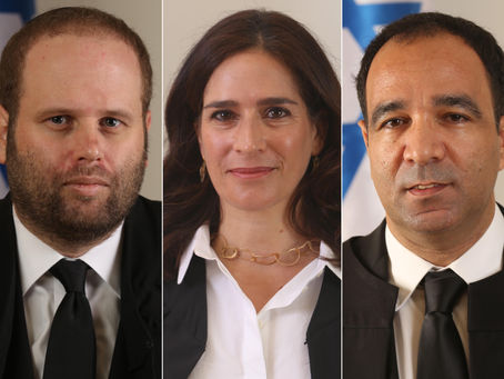שונים אבל שווים: תערוכה חדשה של אמני אקים ישראל מוצגת בבית המשפט השלום בבת ים