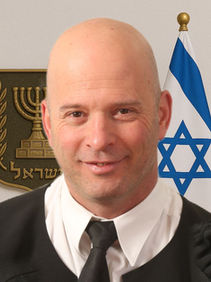 פסיכולוגית שהתערבה בסכסוך המשמורת בין בני זוג תשלם לבעל 40 אלף שקל