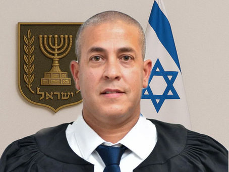 התיז מים מצינור על אישה במהלך טיול עם כלבה וישלם 95 אלף שקל