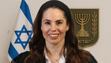 נהג מונית טען: שתי הדירות והמונית מכספי הוריו. מה קבעה השופטת?
