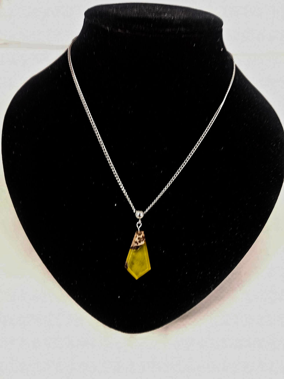 Miniature : Pendentif bois et résine #58