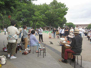 2025/11/30(日) 上野公園「小松宮像前」