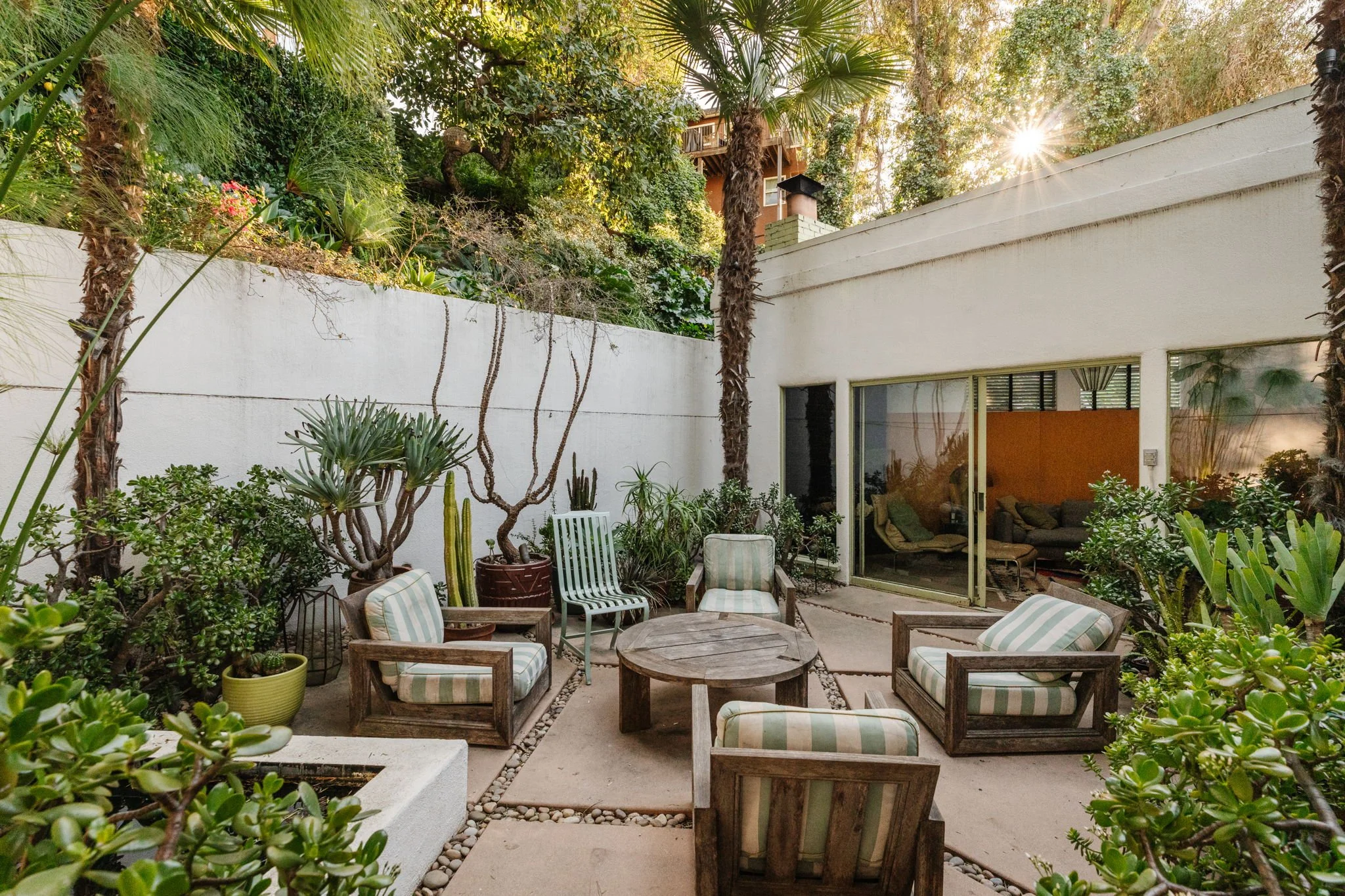 1530 Easterly rear terrace