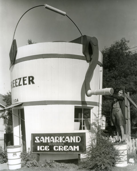 ice cream stand in Los Angeles