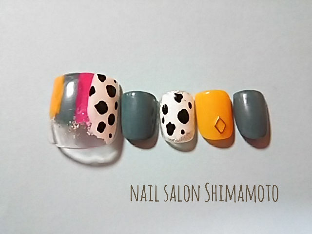 ●アニマル柄をカラフルに