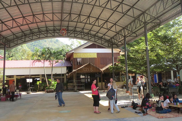 Muangkud school courtyard