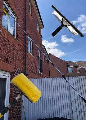 4M window cleaner + squeegee set.png