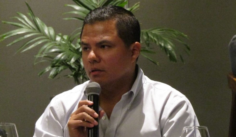 Mtro. Fernando Castro Rubio. AEBBA presente en debate CPS - Vallarta