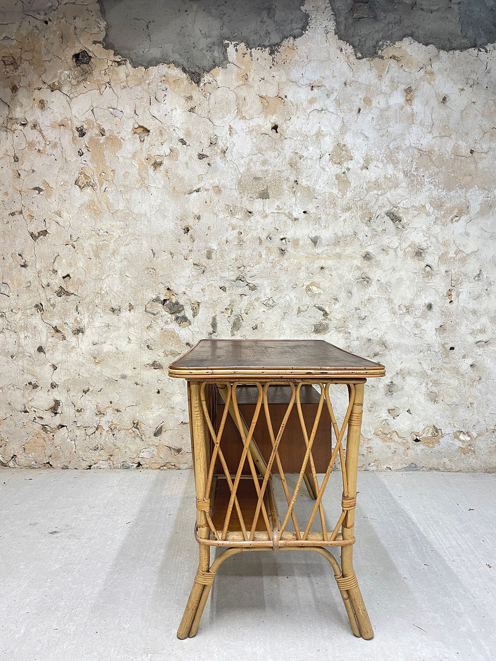 Miniature : Bureau vintage en rotin
