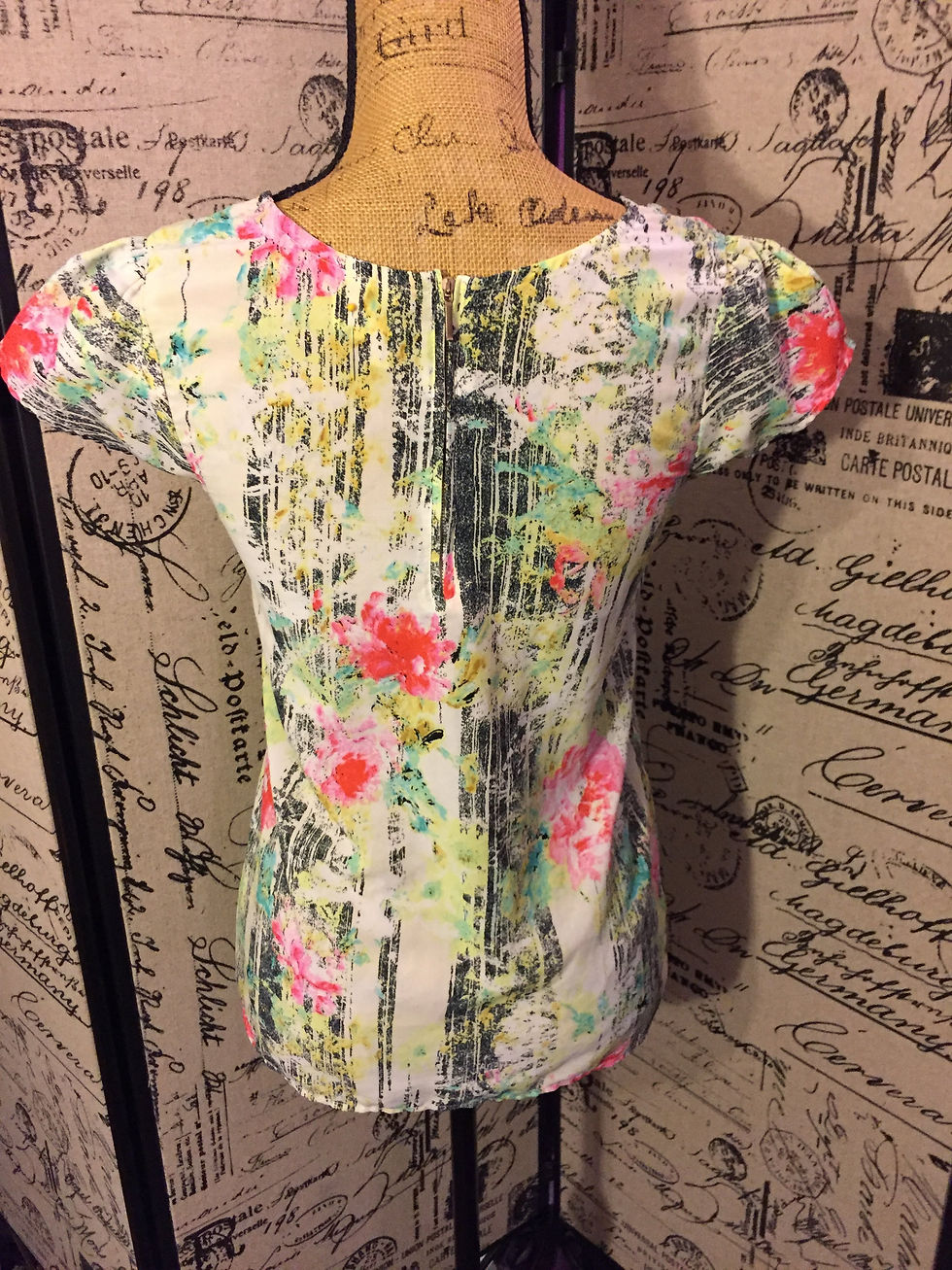 Thumbnail: Gorgeous Floral Blouse Size XS