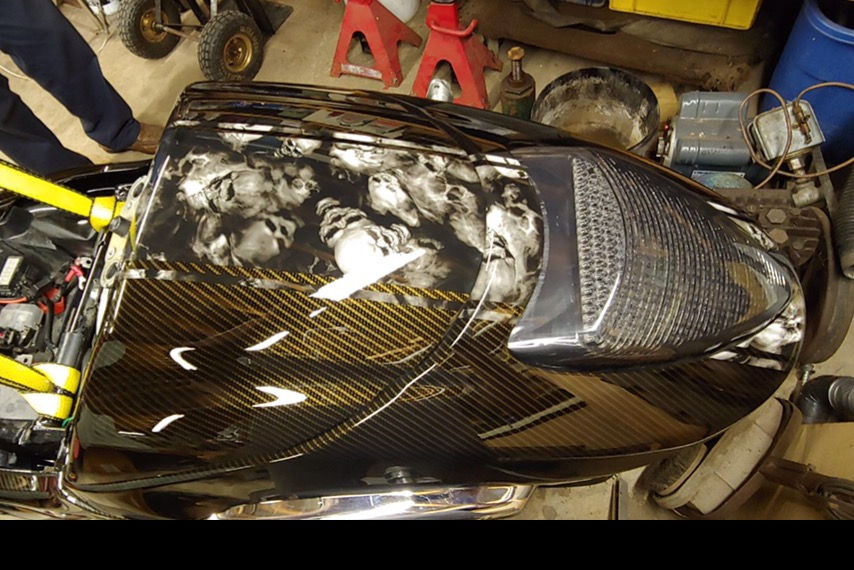 SUZUKI CARBON/SKULLS
