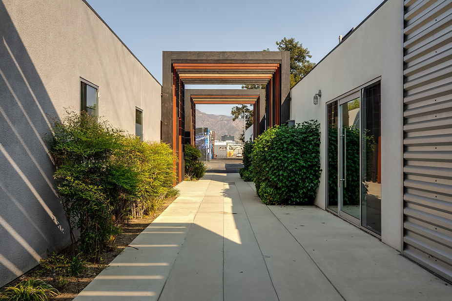 22-708_Mariposa_St_Burbank_CA.jpg