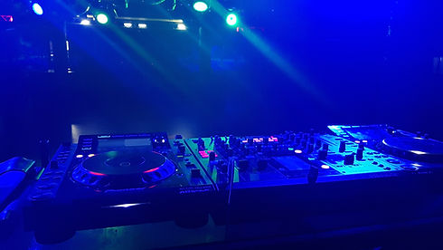 dj-booth-DAD7WTG.jpg