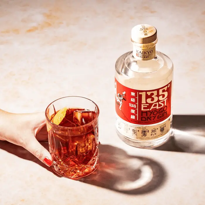 Miniatura: 135 east hyogo dry gin giappone
