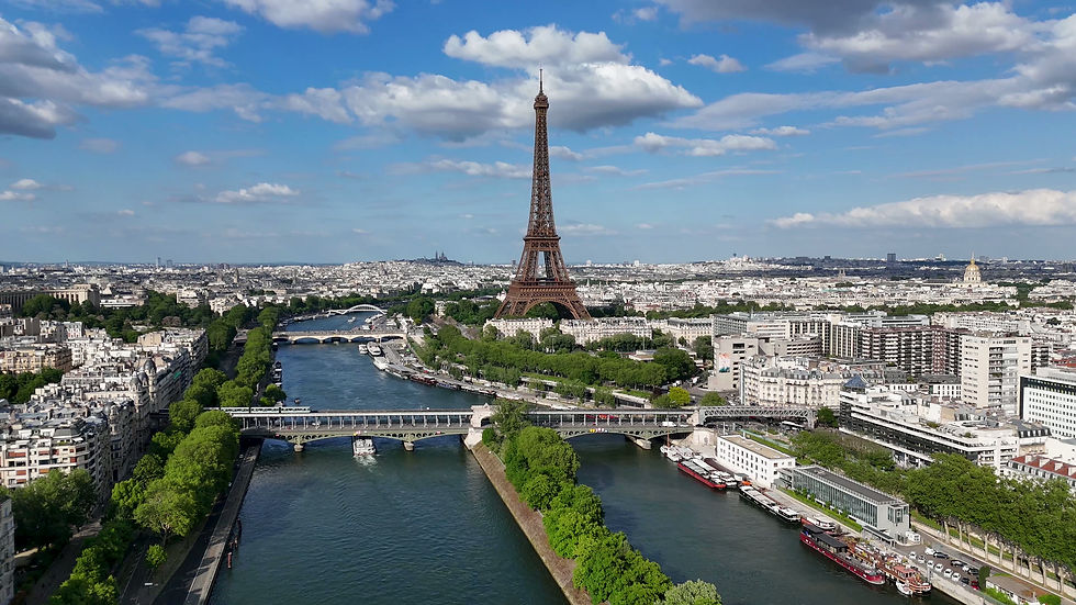 vecteezy_aerial-landscape-of-eiffel-tower-at-paris-island-of-france_69014197.mp4