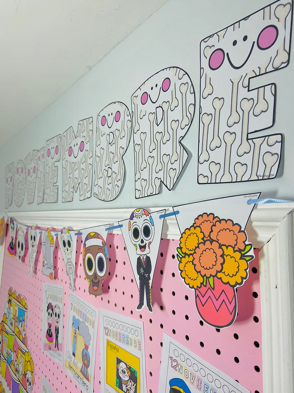 Banner de Noviembre para FRITZO con diseños de huesos, flores y calaveras, incluye ofrenda y banderines.