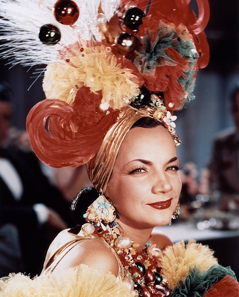 Carmen Miranda, une des premières icones d'une latinité tropicalisée était, paradoxalement d'origine Européenne (née au Portugal)