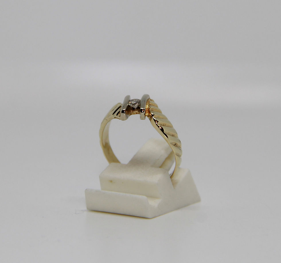 Thumbnail: Bicolor gouden ring met diamant 