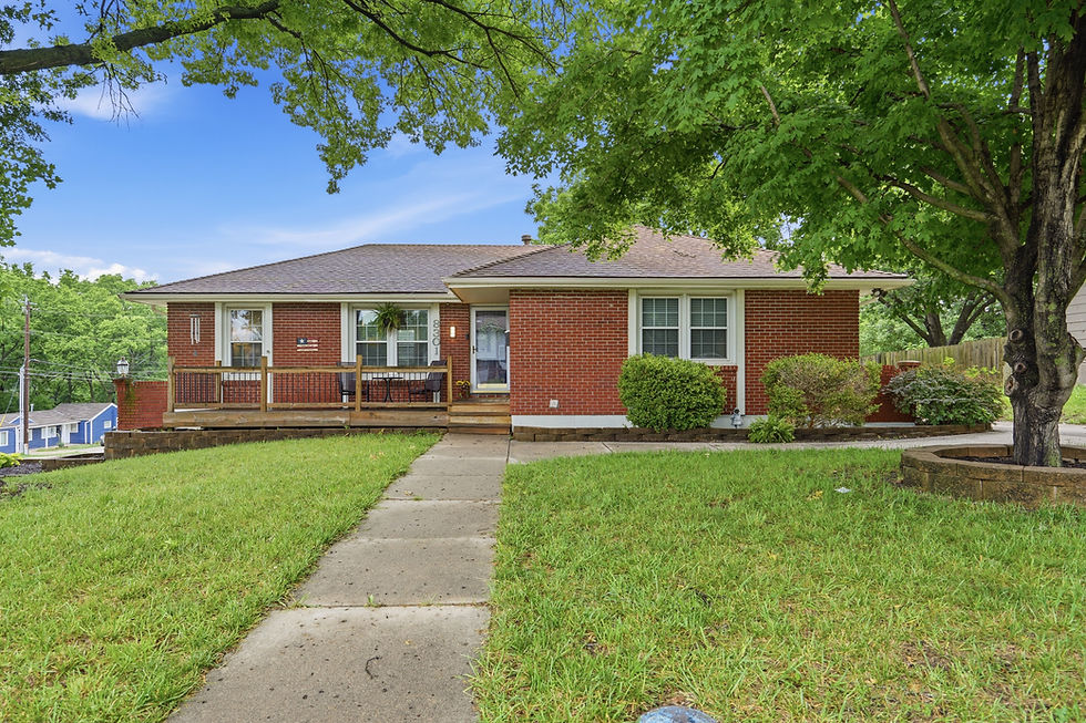 01-8301 Ditzler Ave.jpg