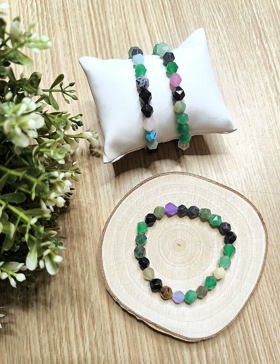 Pulseira facetada em Pedrinhas Diversas