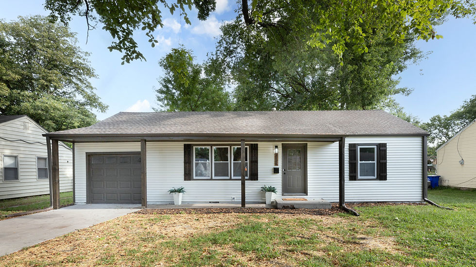 01 - 1124 Cedar St Olathe KS - QX Properties -DAVE MORT - Copyrighted.jpg