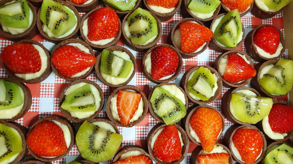These scrumptious treats were donated by Ambrosia Food creations in Fairlight and Elanora Heights - and we think were the highlight of the covid ward's day.