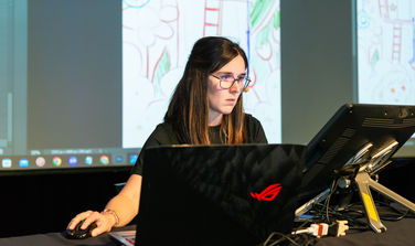 French-Canadian artist Fanny Berthiaume doing a live sketching session at the Museum of Civilization.