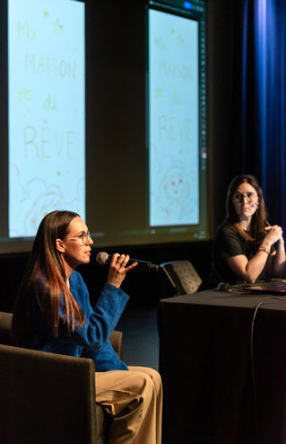 Canadian artist Fanny Berthiaume doing a live sketching session at the Museum of Civilization.